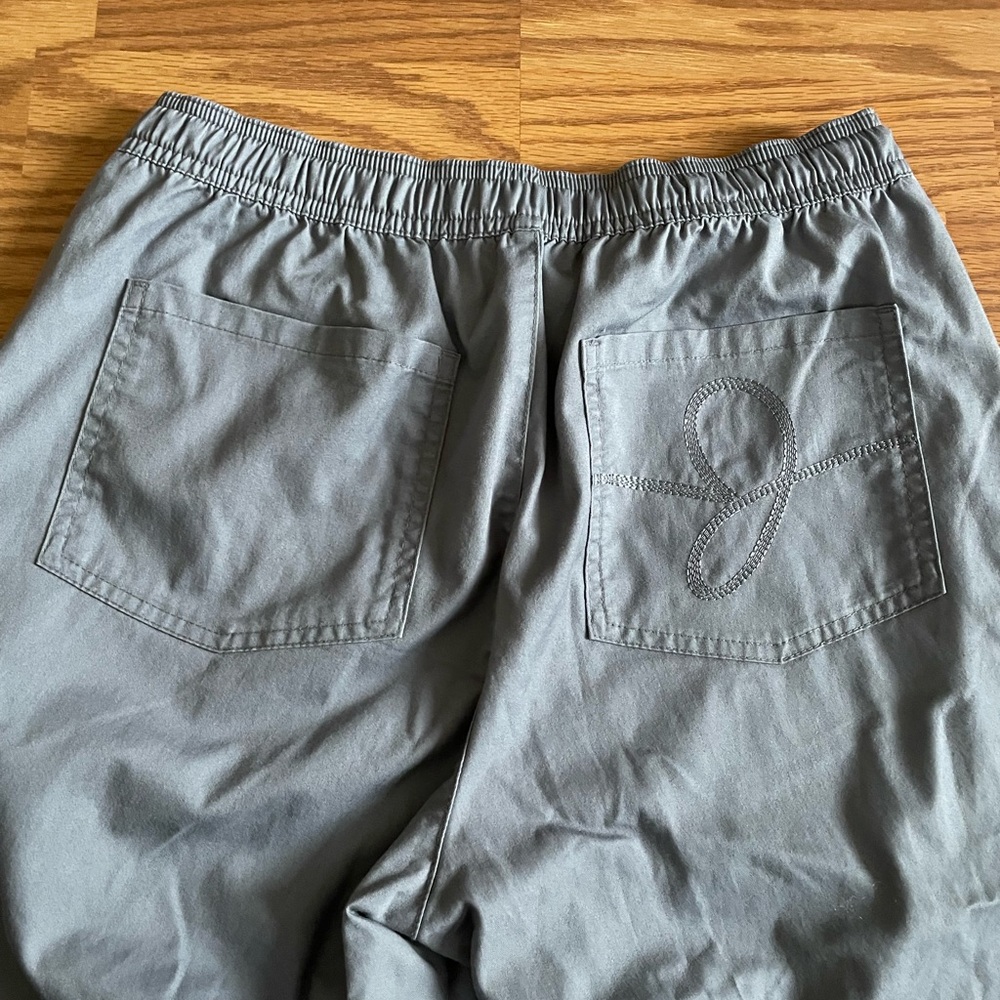 Women’s Gray JAANUU Scrub Pants Size Small - Picture 8 of 8